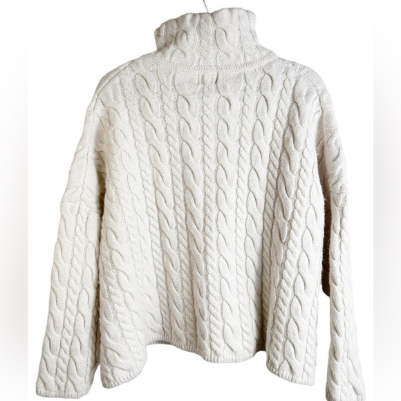 H&M cream cable knit sweater, zippered  collar, Medium - Picture 11 of 11